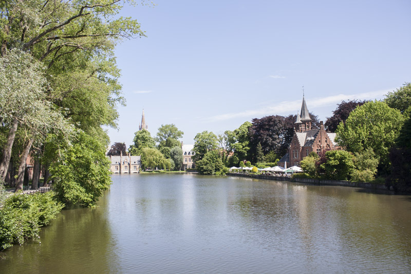Canaux de Bruges en Belgique