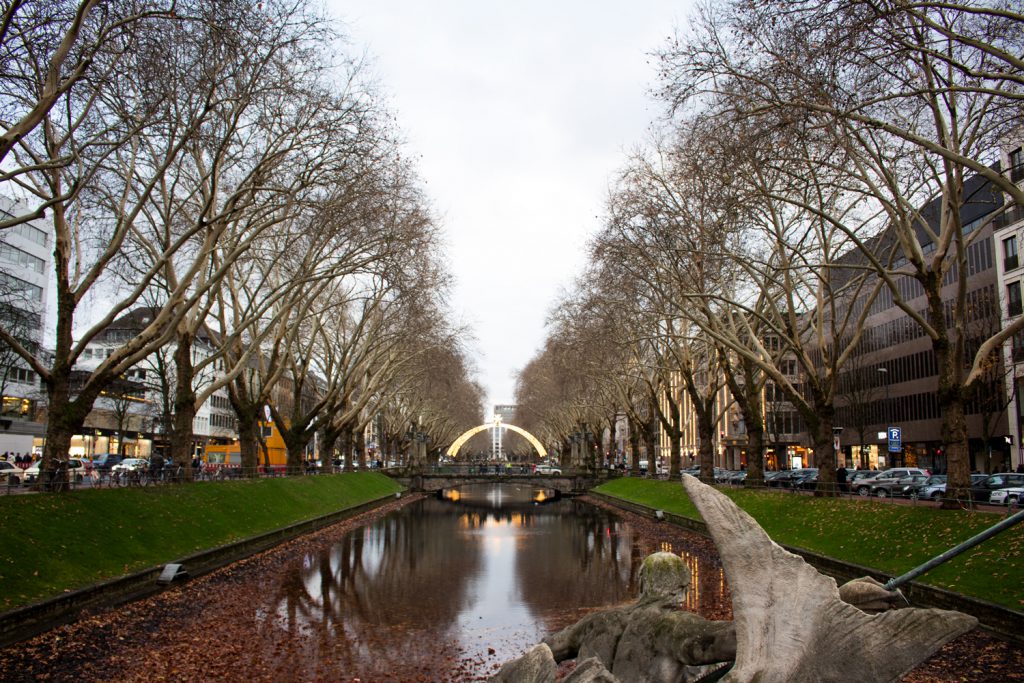 Visiter Düsseldorf - Köningsallee en hiver