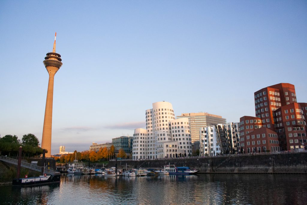 Visiter Düsseldorf - Medienhafen