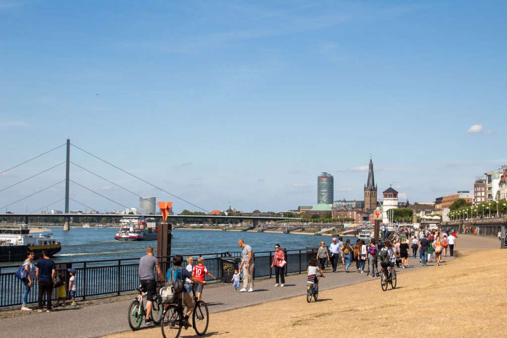 Visiter Düsseldorf - Rheinuferpromenade